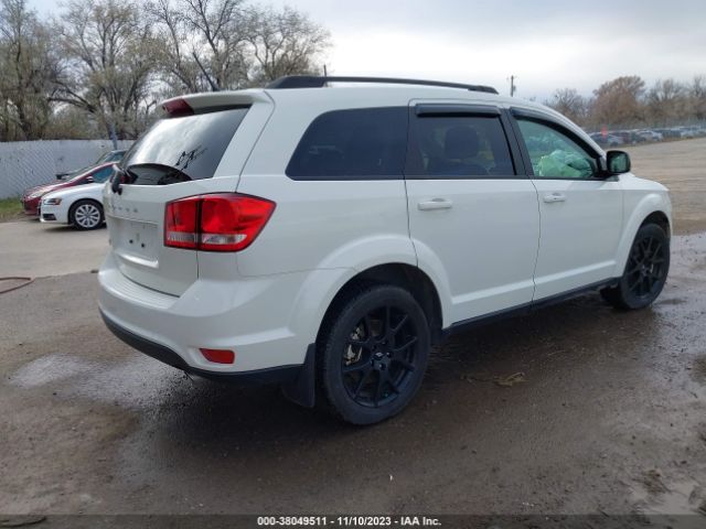 Photo 3 VIN: 3C4PDDBG7JT159400 - DODGE JOURNEY 