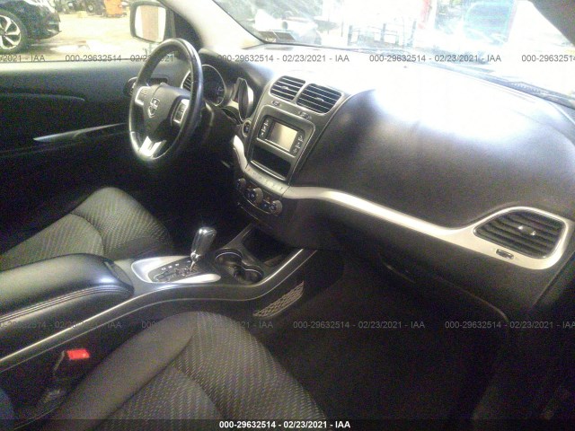 Photo 4 VIN: 3C4PDDBG8DT705979 - DODGE JOURNEY 