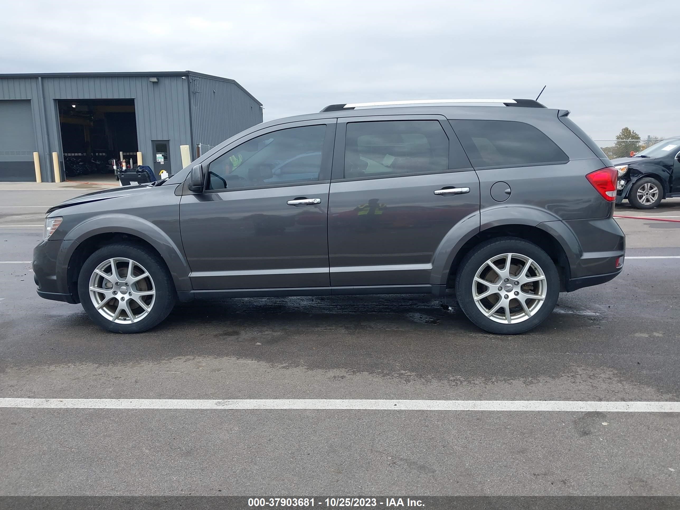 Photo 14 VIN: 3C4PDDDG8ET174622 - DODGE JOURNEY 