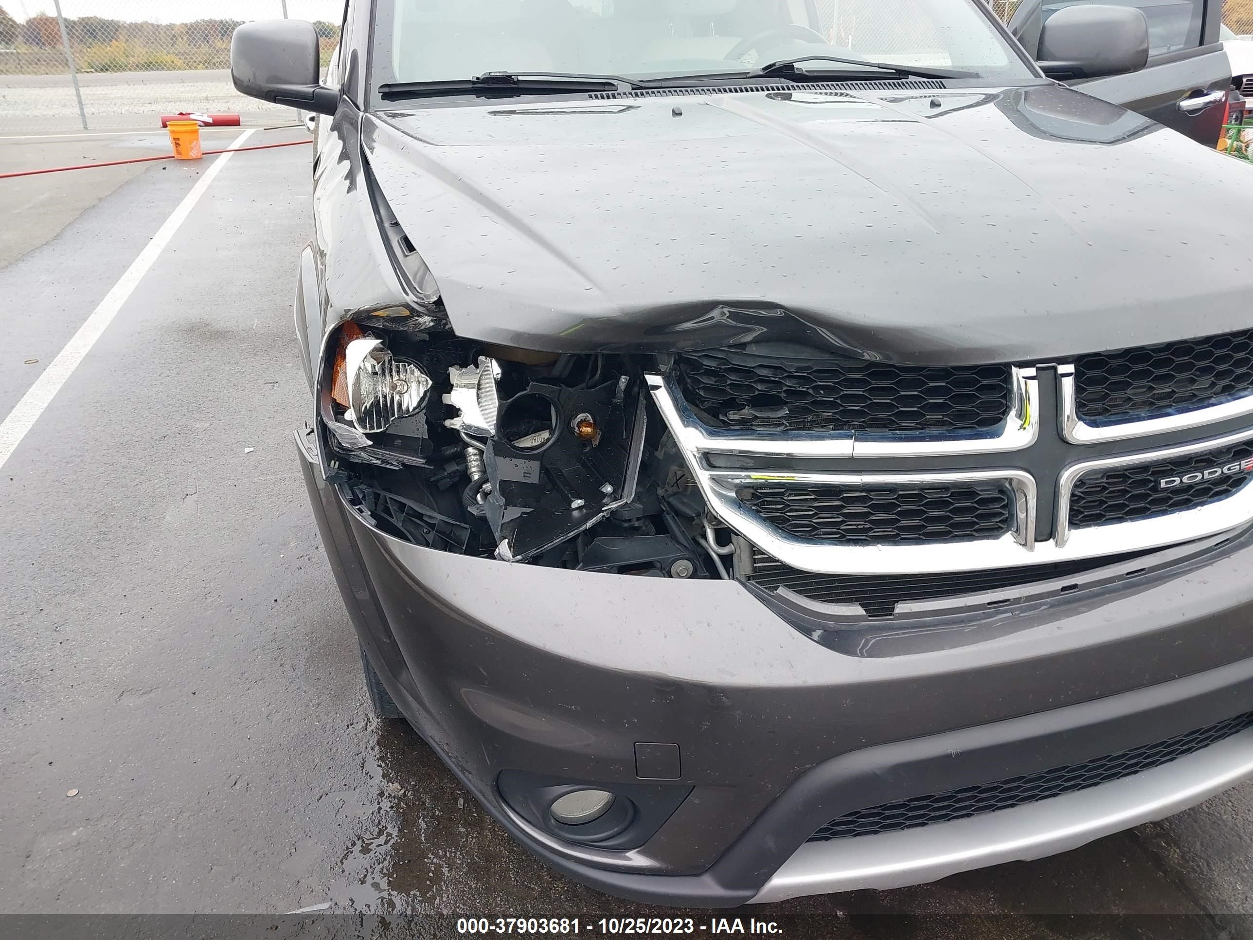 Photo 5 VIN: 3C4PDDDG8ET174622 - DODGE JOURNEY 