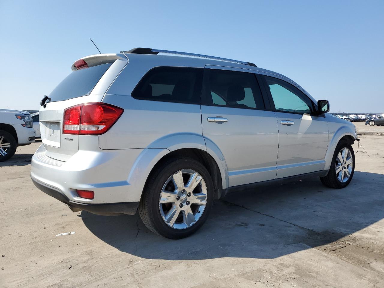 Photo 2 VIN: 3C4PDDDG9CT207558 - DODGE JOURNEY 