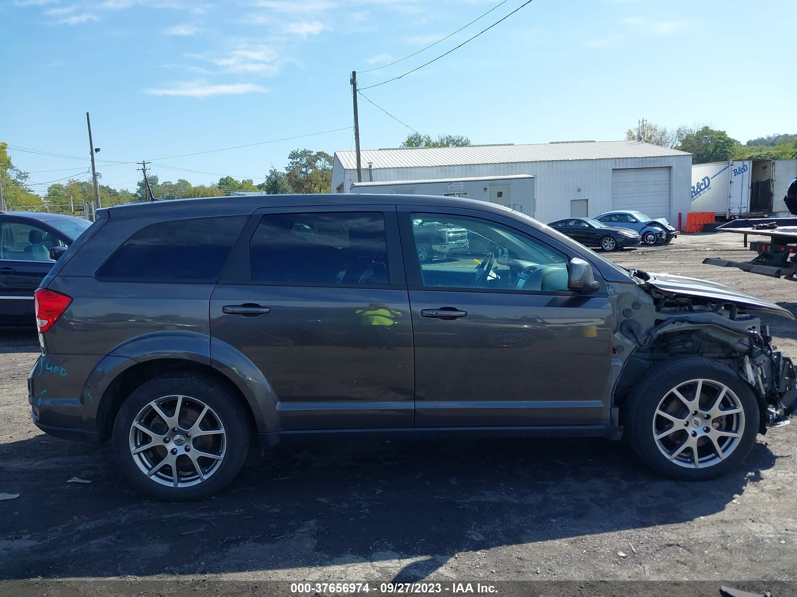 Photo 12 VIN: 3C4PDDEG6JT514763 - DODGE JOURNEY 