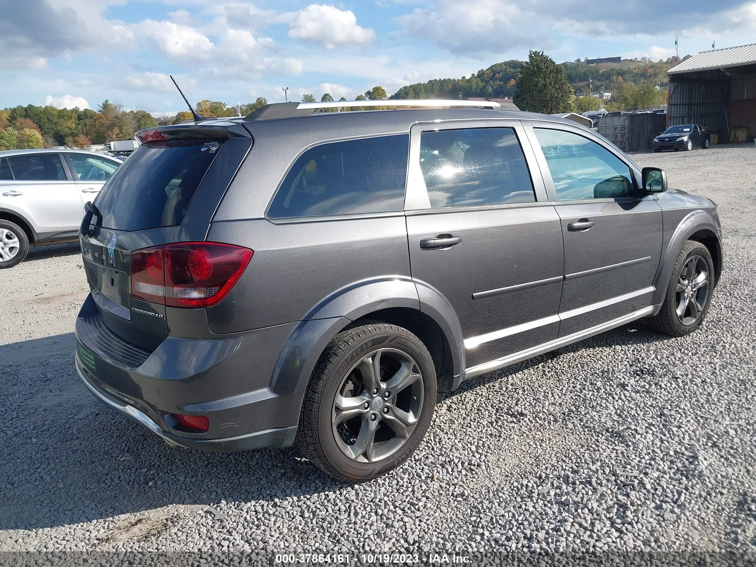 Photo 3 VIN: 3C4PDDGG1ET262374 - DODGE JOURNEY 