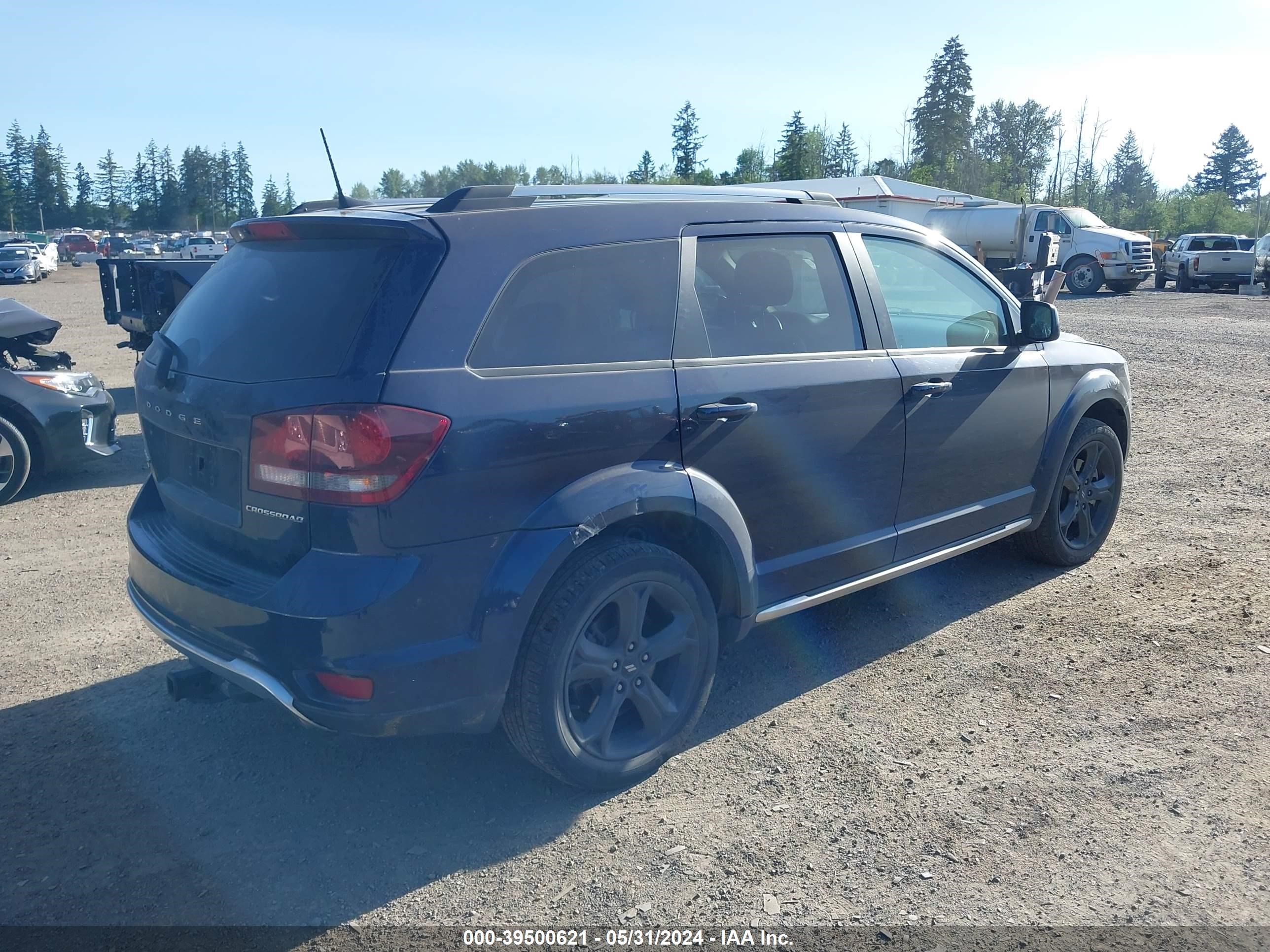 Photo 3 VIN: 3C4PDDGG9JT430921 - DODGE JOURNEY 