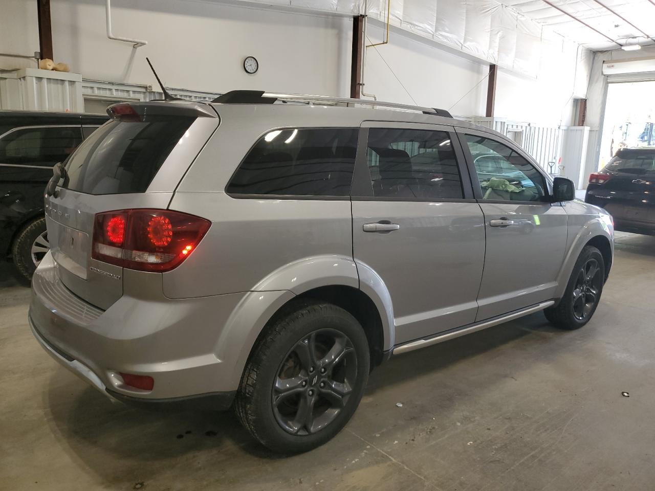 Photo 2 VIN: 3C4PDDGGXJT387206 - DODGE JOURNEY 