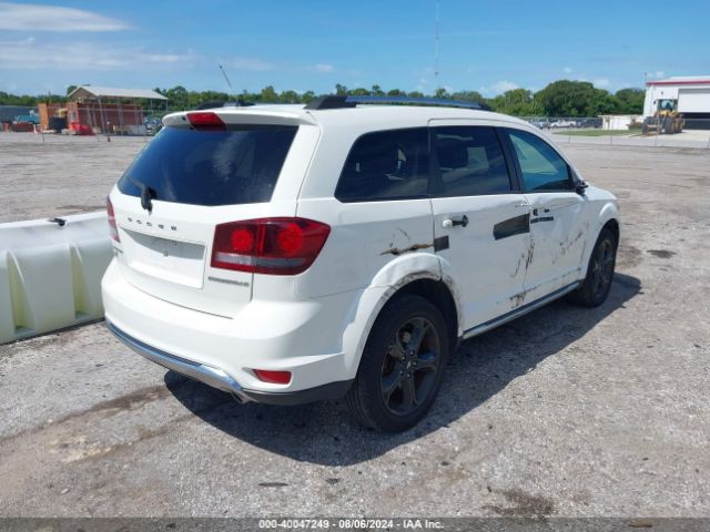 Photo 3 VIN: 3C4PDDGGXJT388100 - DODGE JOURNEY 