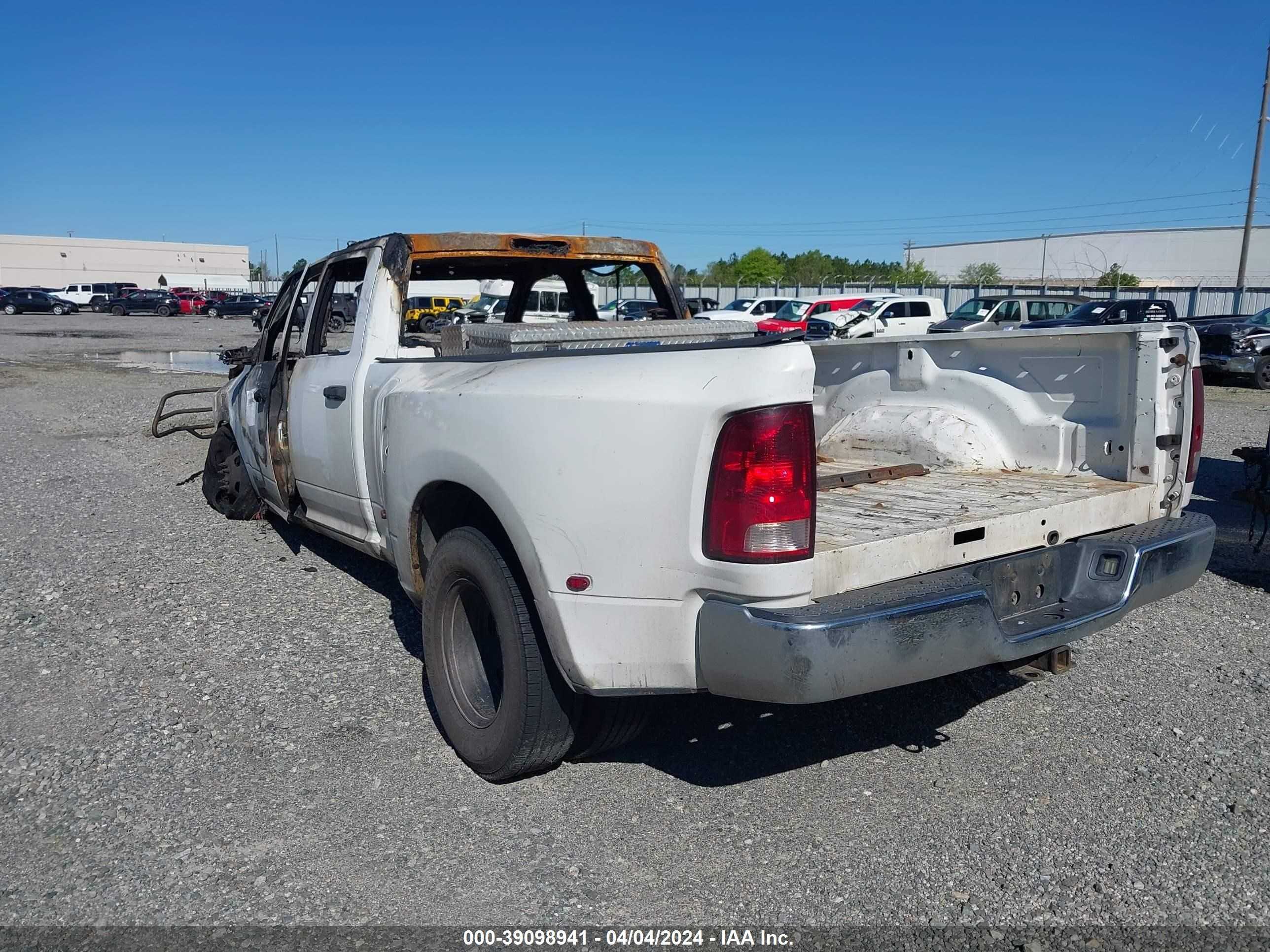 Photo 2 VIN: 3C63DPGL0CG201902 - DODGE RAM 