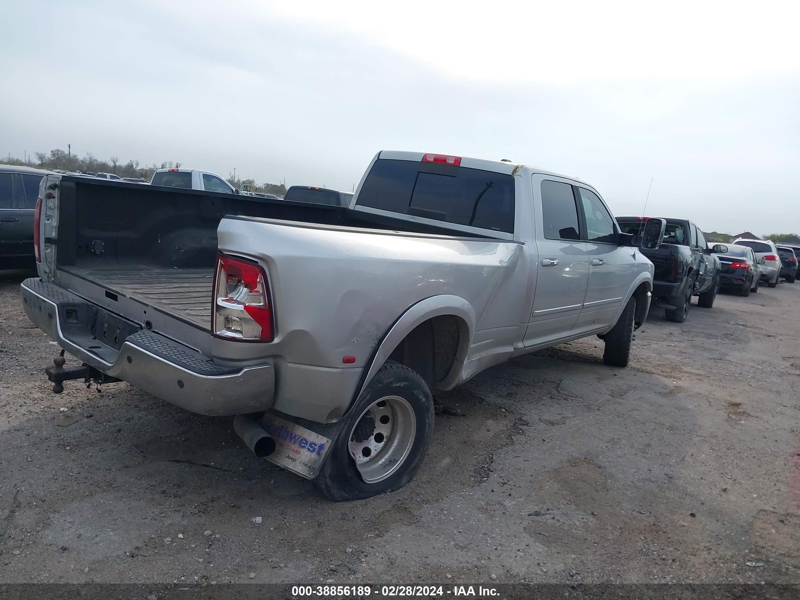 Photo 3 VIN: 3C63DRJL2CG286195 - DODGE RAM 