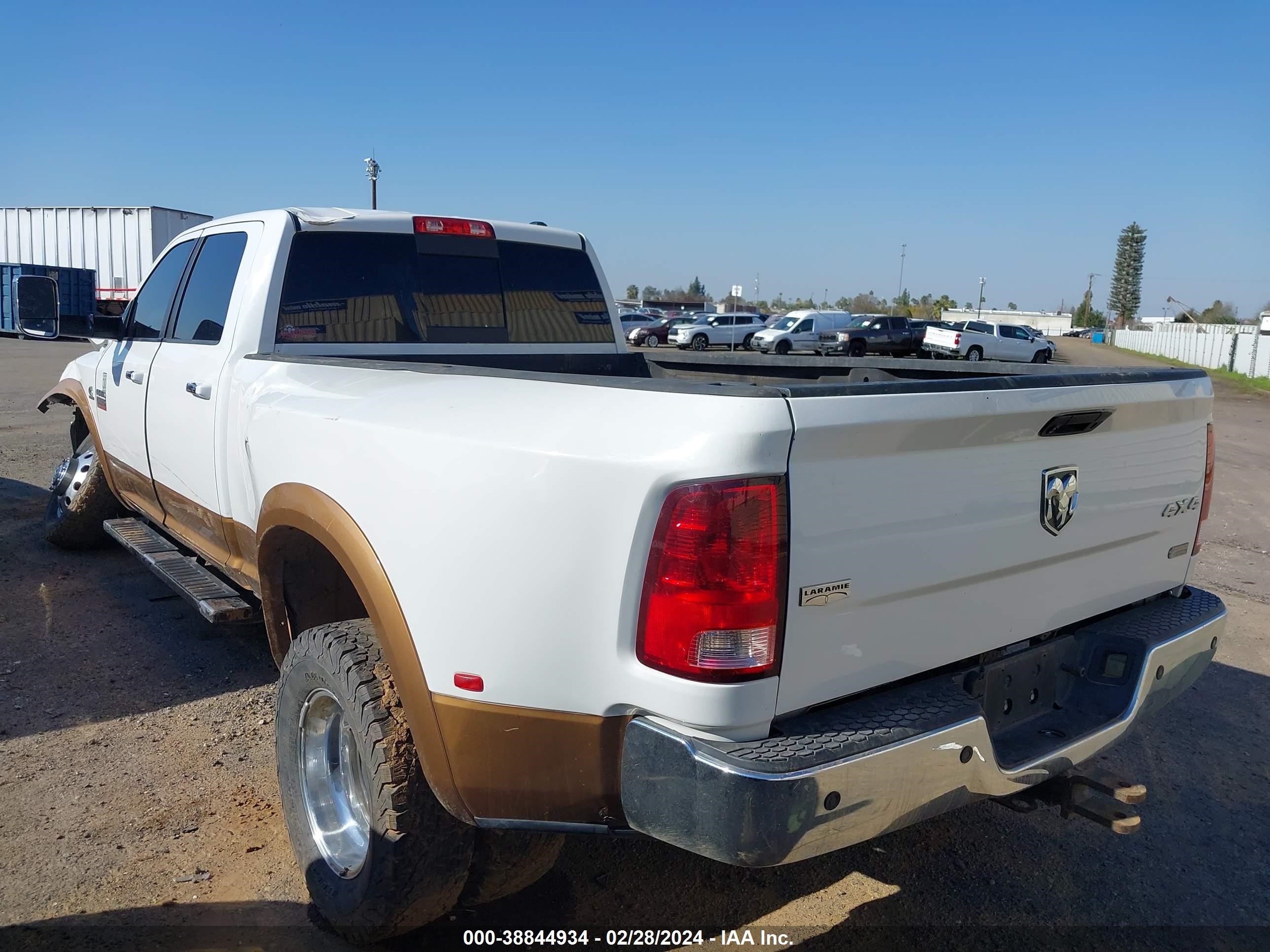 Photo 2 VIN: 3C63DRJL9CG330175 - DODGE RAM 