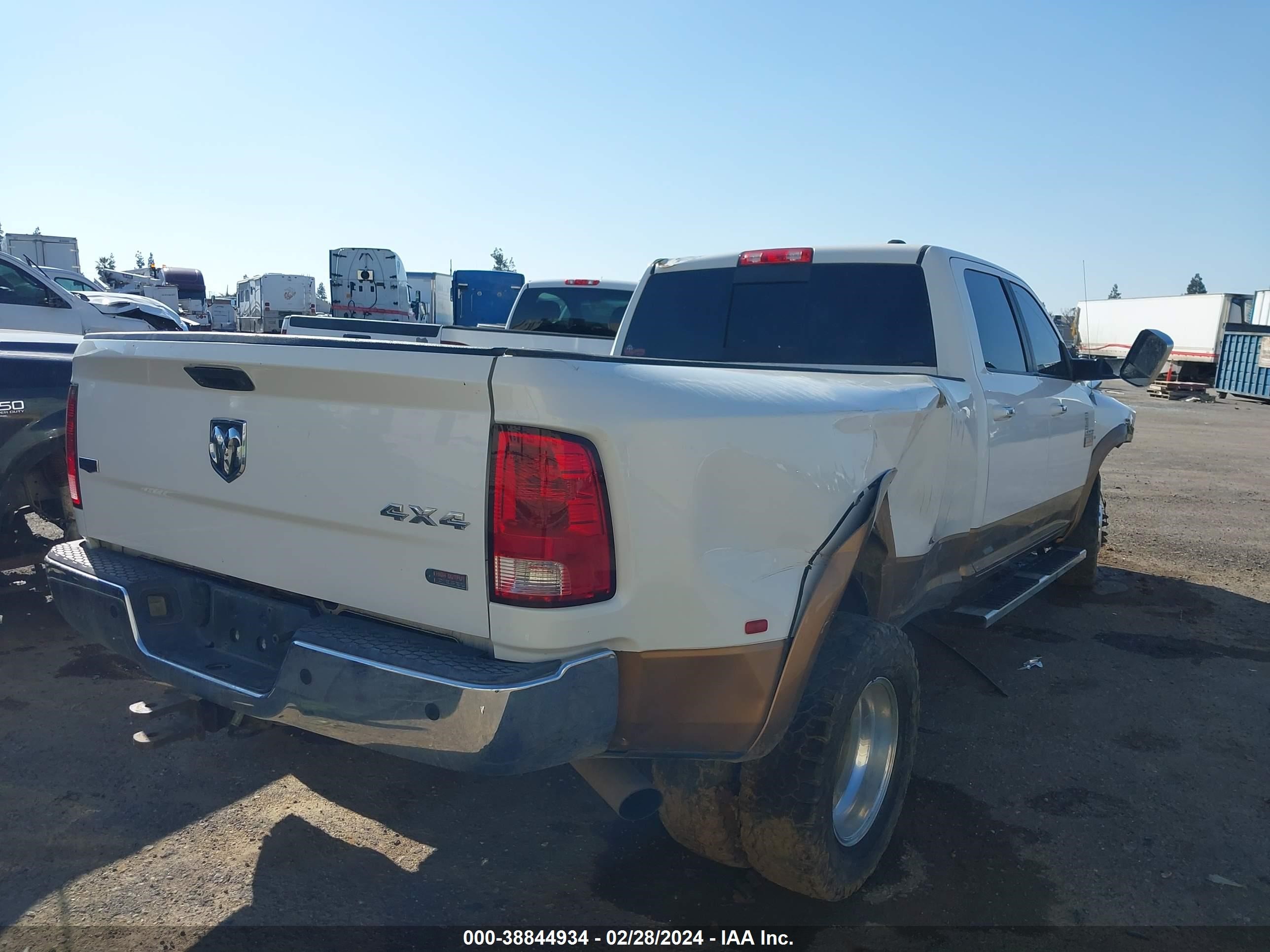 Photo 3 VIN: 3C63DRJL9CG330175 - DODGE RAM 