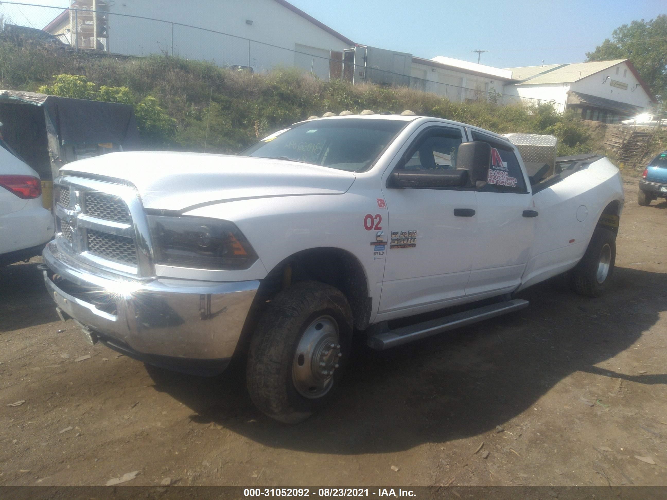 Photo 2 VIN: 3C63RRGL1FG519013 - RAM 3500 