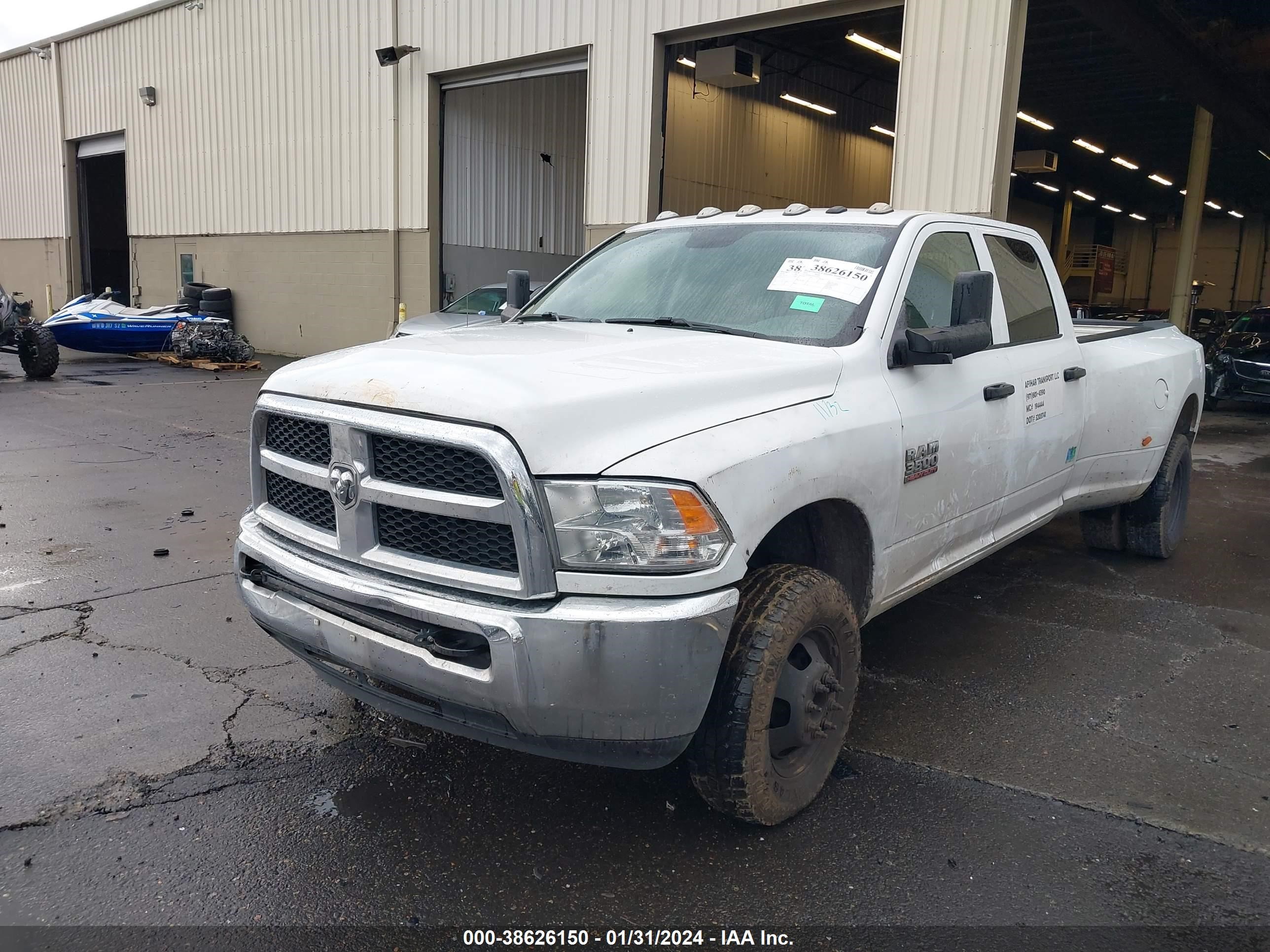 Photo 2 VIN: 3C63RRGL6JG230914 - RAM 3500 