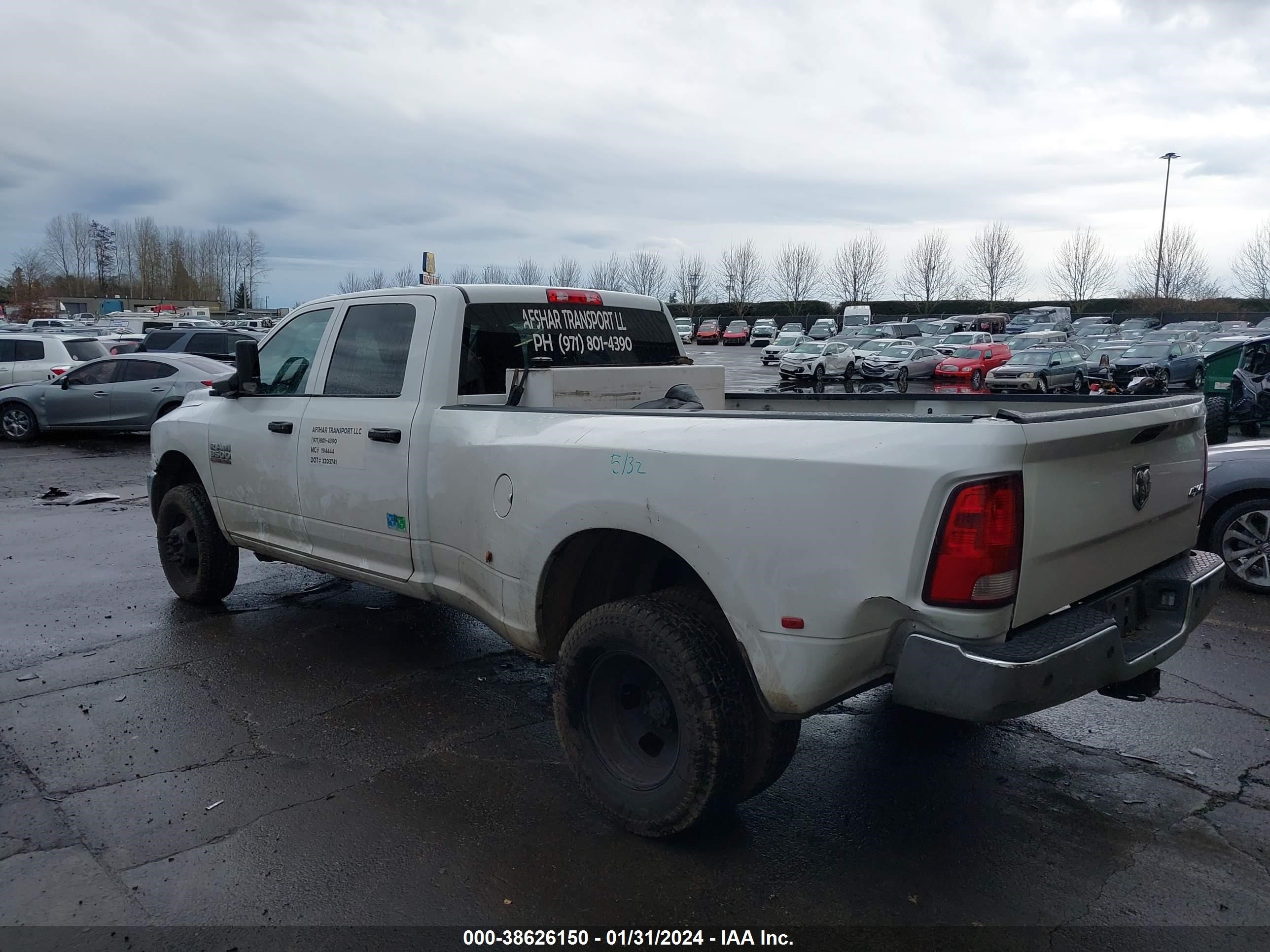 Photo 3 VIN: 3C63RRGL6JG230914 - RAM 3500 