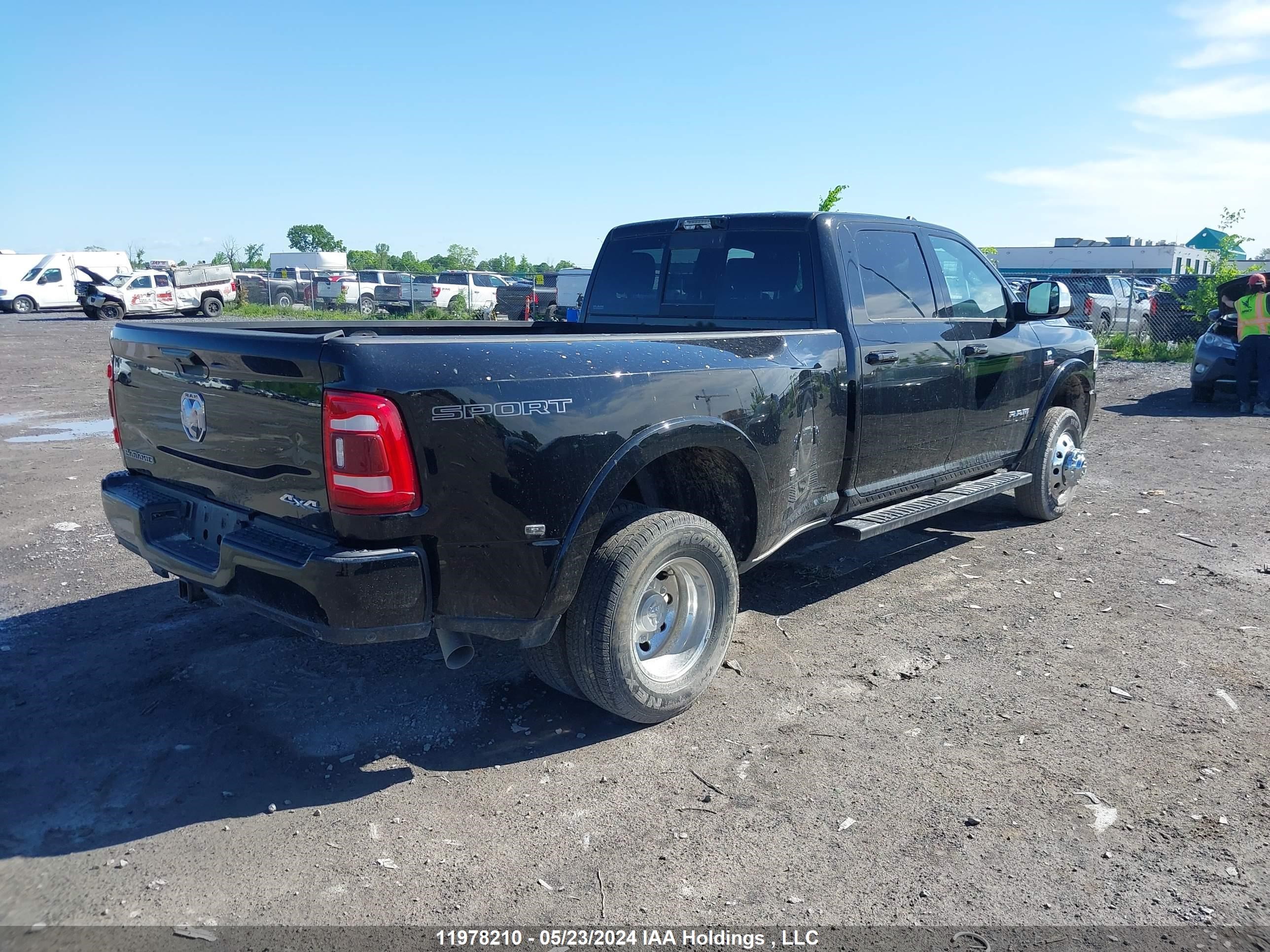 Photo 3 VIN: 3C63RRJL8NG208220 - DODGE RAM 