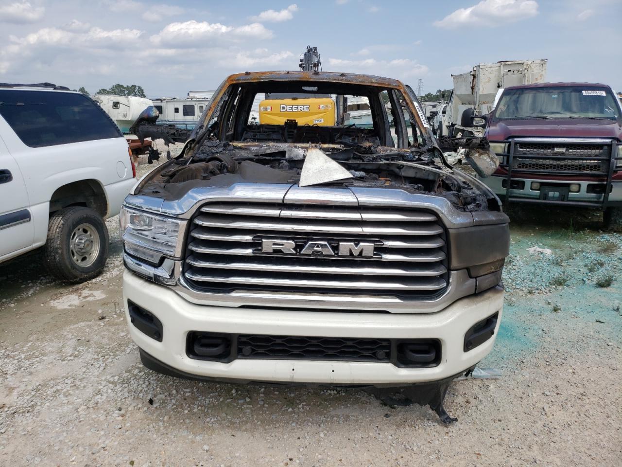 Photo 4 VIN: 3C63RRNL5NG420101 - RAM 3500 