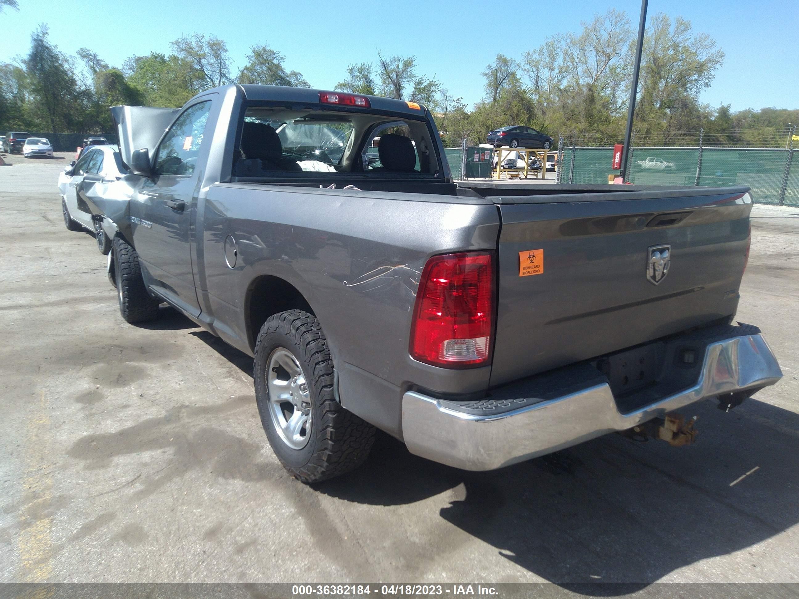 Photo 2 VIN: 3C6JD6AP8CG105206 - RAM 1500 