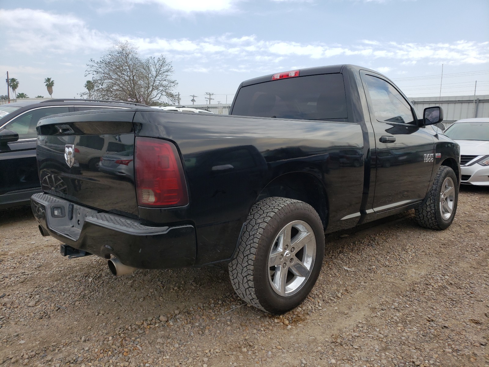 Photo 3 VIN: 3C6JR6AT2EG331596 - RAM 1500 ST 