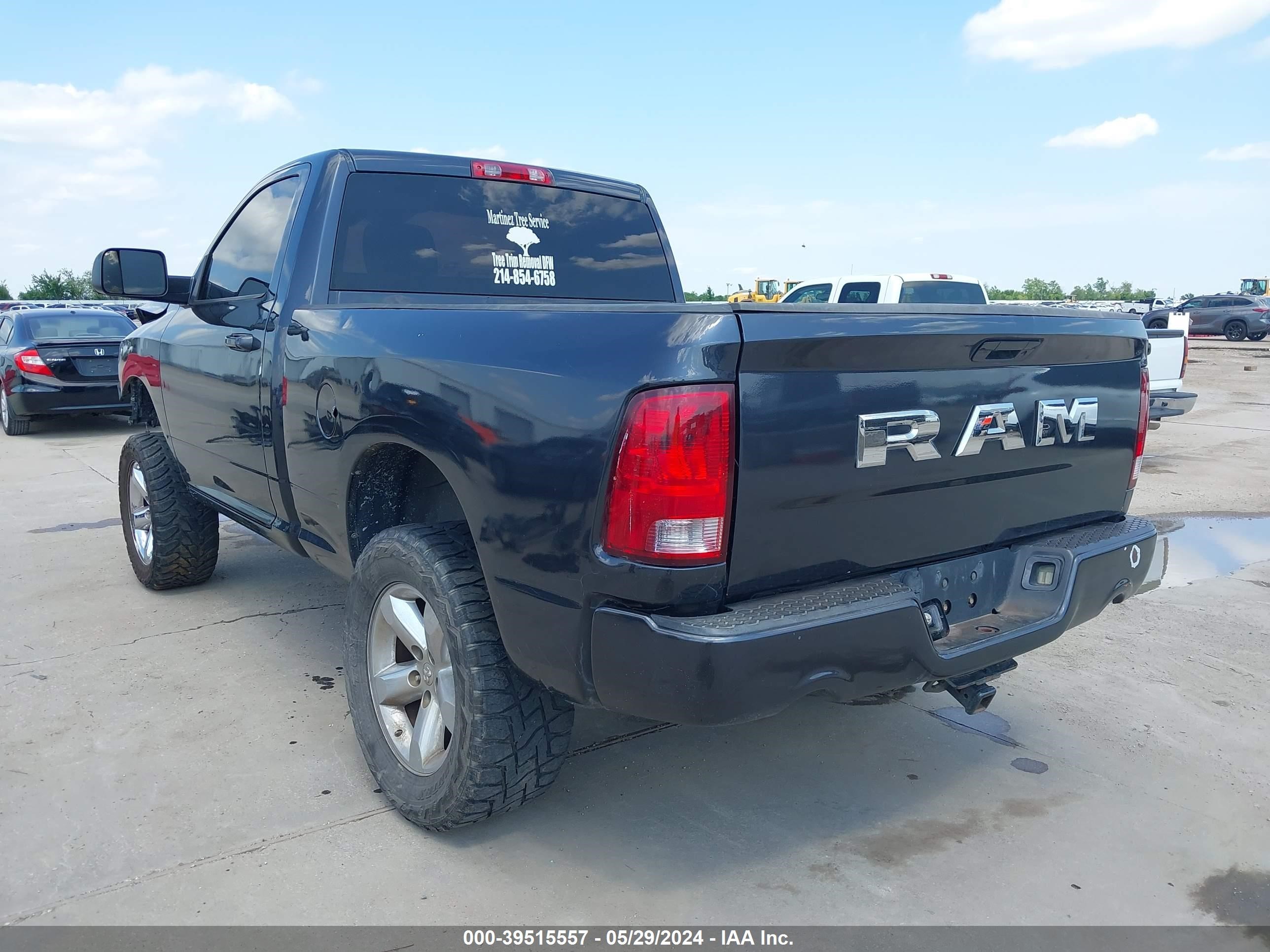 Photo 2 VIN: 3C6JR6ATXEG203249 - RAM 1500 