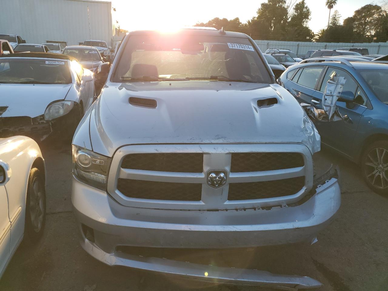 Photo 4 VIN: 3C6JR6CT3HG555607 - RAM 1500 