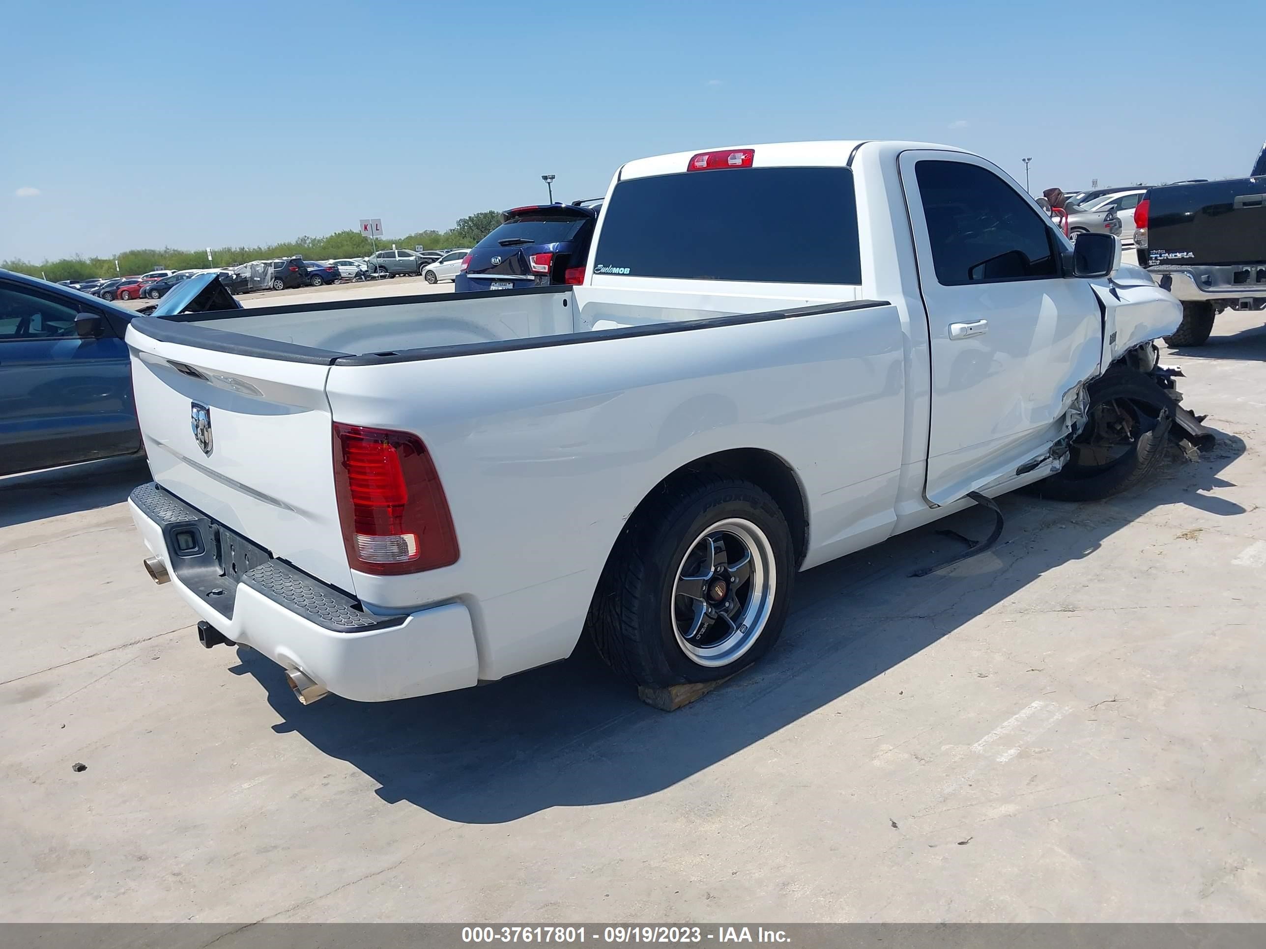 Photo 3 VIN: 3C6JR6CT4HG504598 - RAM 1500 