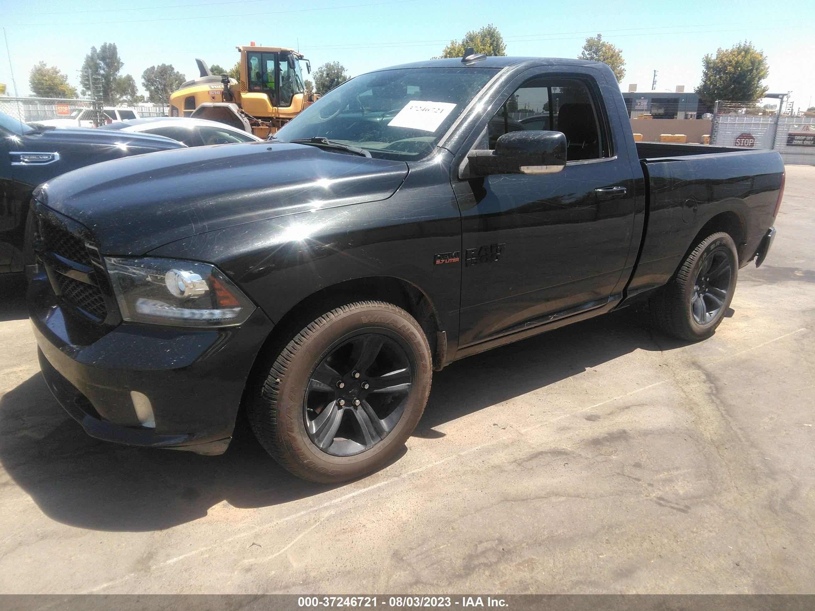 Photo 1 VIN: 3C6JR6CT8JG174650 - RAM 1500 