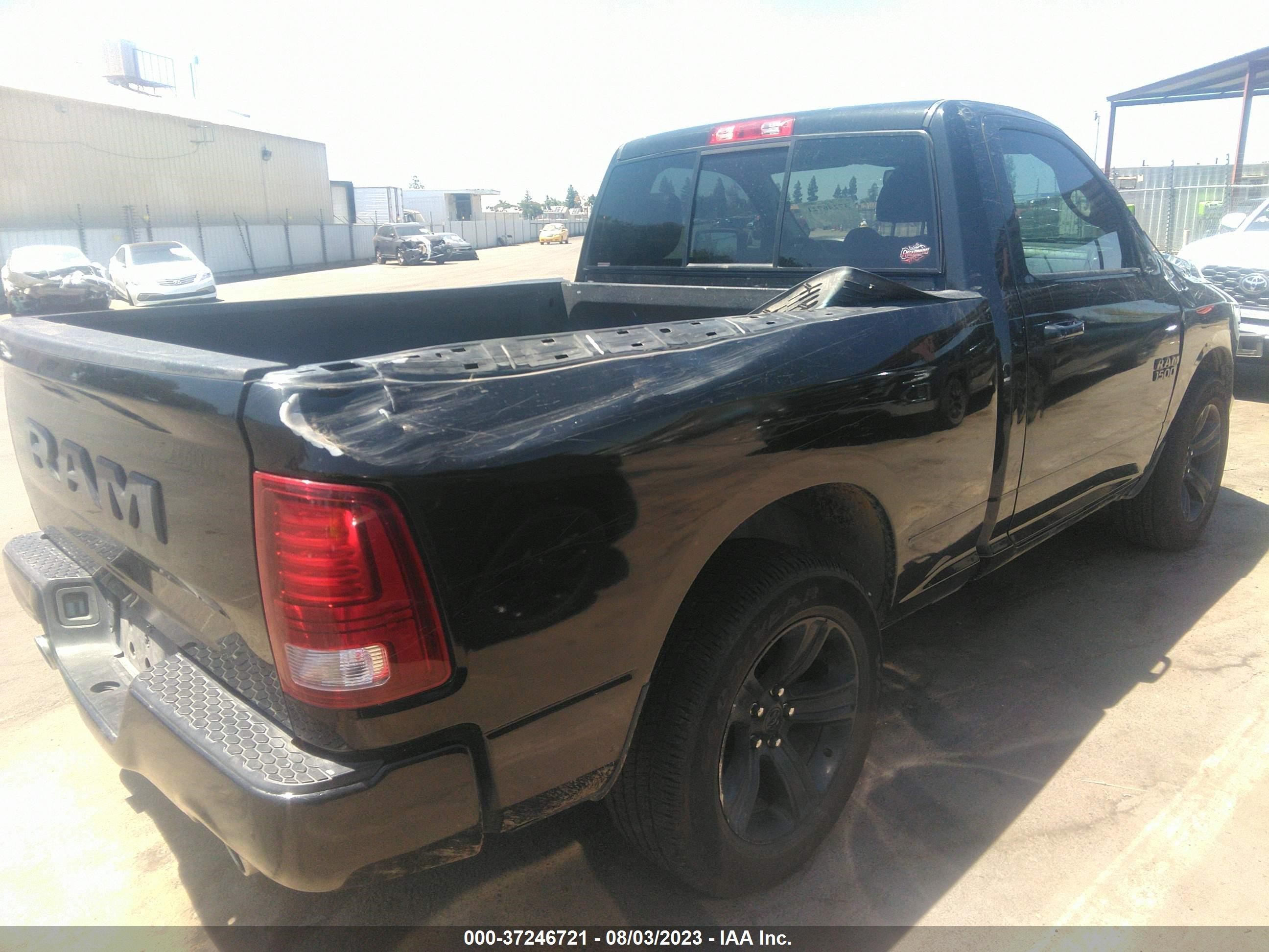 Photo 3 VIN: 3C6JR6CT8JG174650 - RAM 1500 