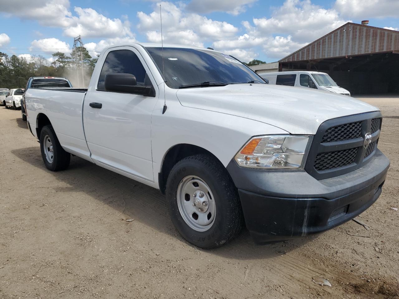 Photo 3 VIN: 3C6JR6DG2HG671947 - RAM 1500 