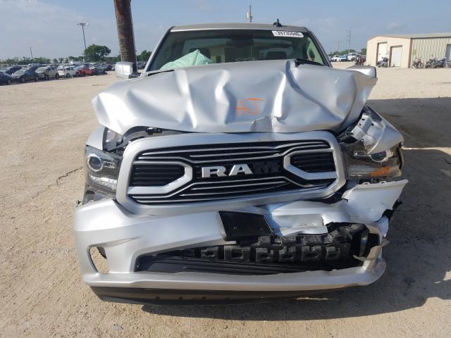 Photo 8 VIN: 3C6JR7CT3JG158717 - RAM 1500 SPORT 