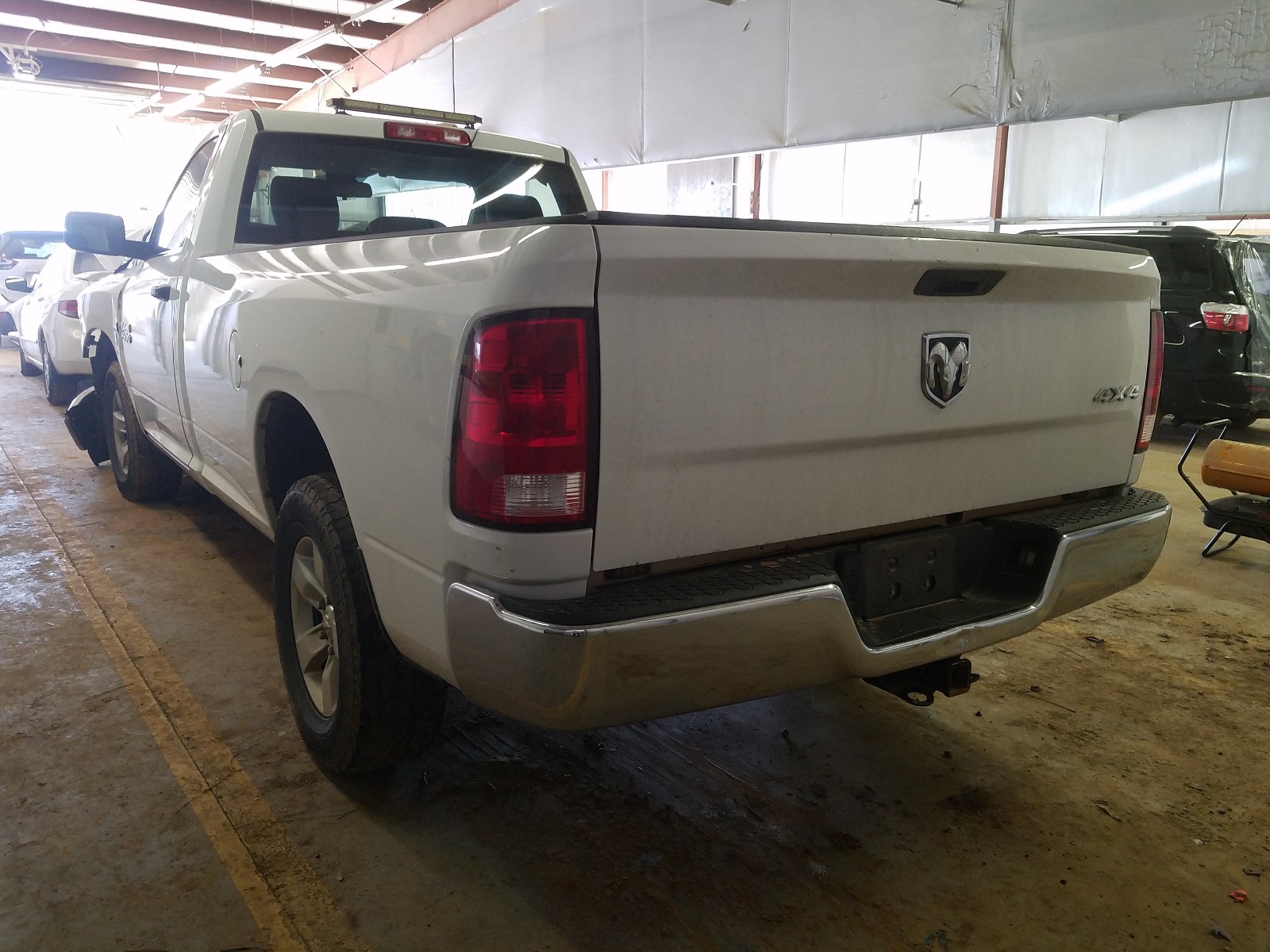 Photo 2 VIN: 3C6JR7DT3GG201024 - RAM 1500 ST 