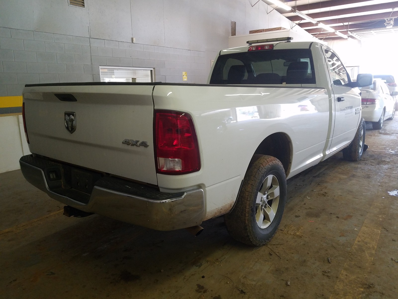 Photo 3 VIN: 3C6JR7DT3GG201024 - RAM 1500 ST 