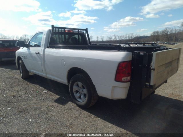 Photo 2 VIN: 3C6JR7DT9NG363009 - RAM 1500 CLASSIC 