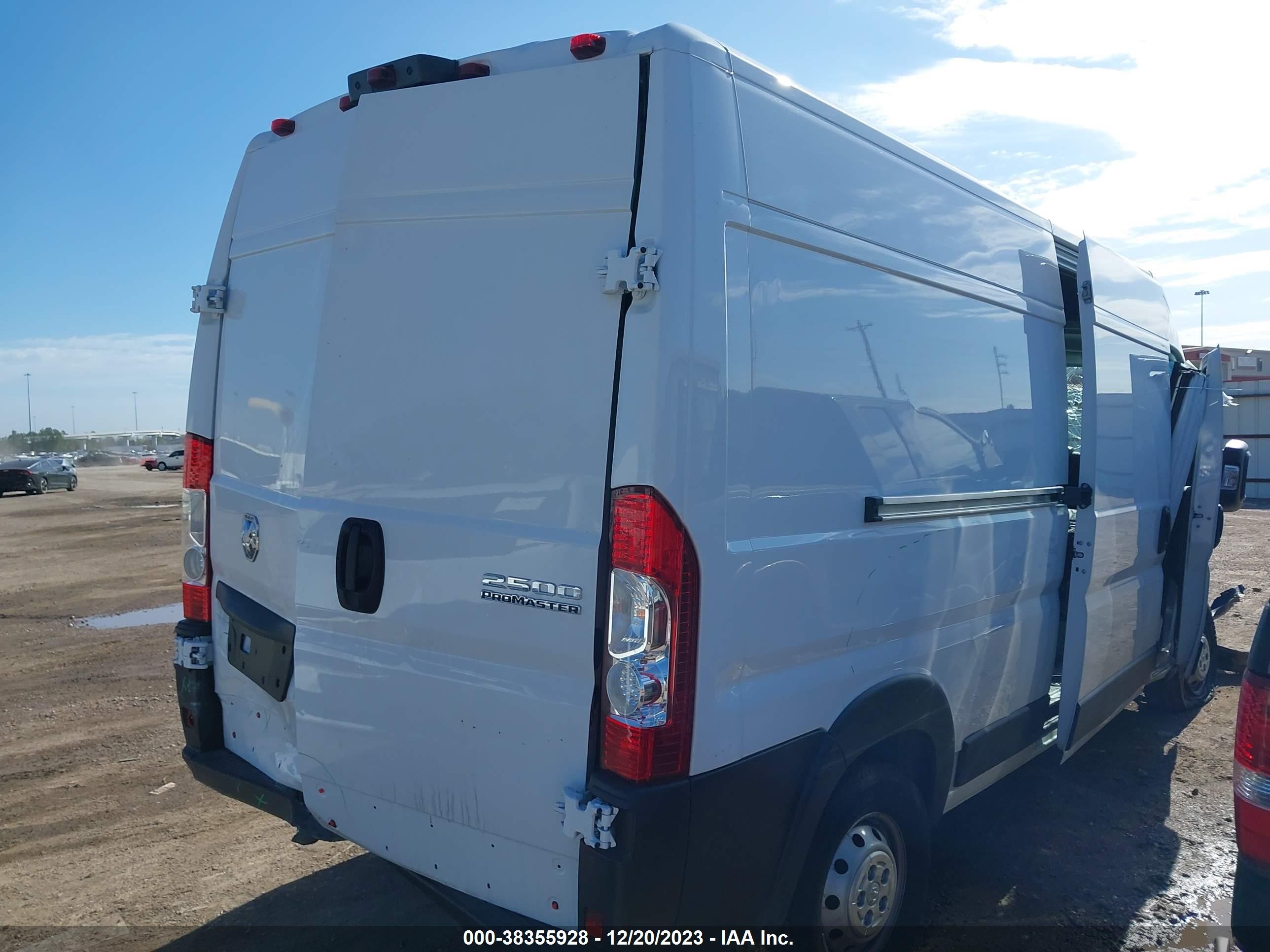 Photo 3 VIN: 3C6LRVDG1PE588054 - RAM PROMASTER CITY 