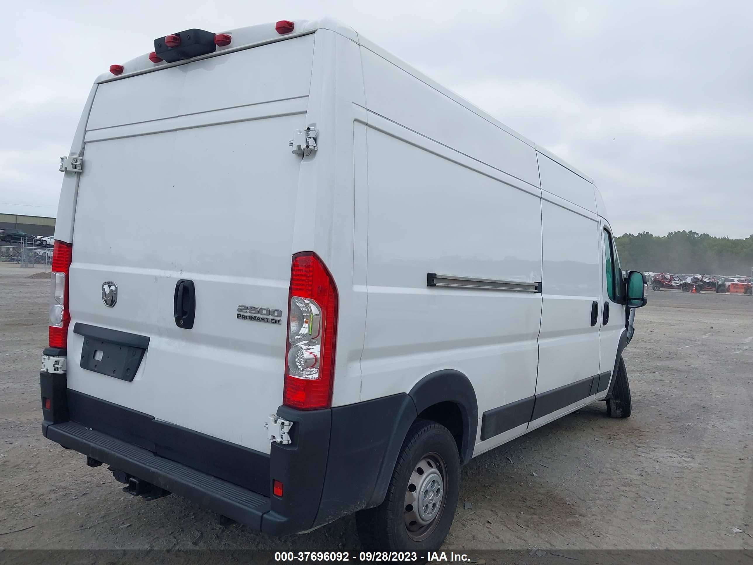 Photo 3 VIN: 3C6LRVDG4PE539592 - RAM PROMASTER CITY 