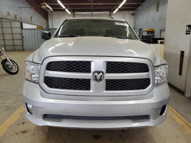 Photo 4 VIN: 3C6RR6KG3JG194862 - RAM 1500 ST 