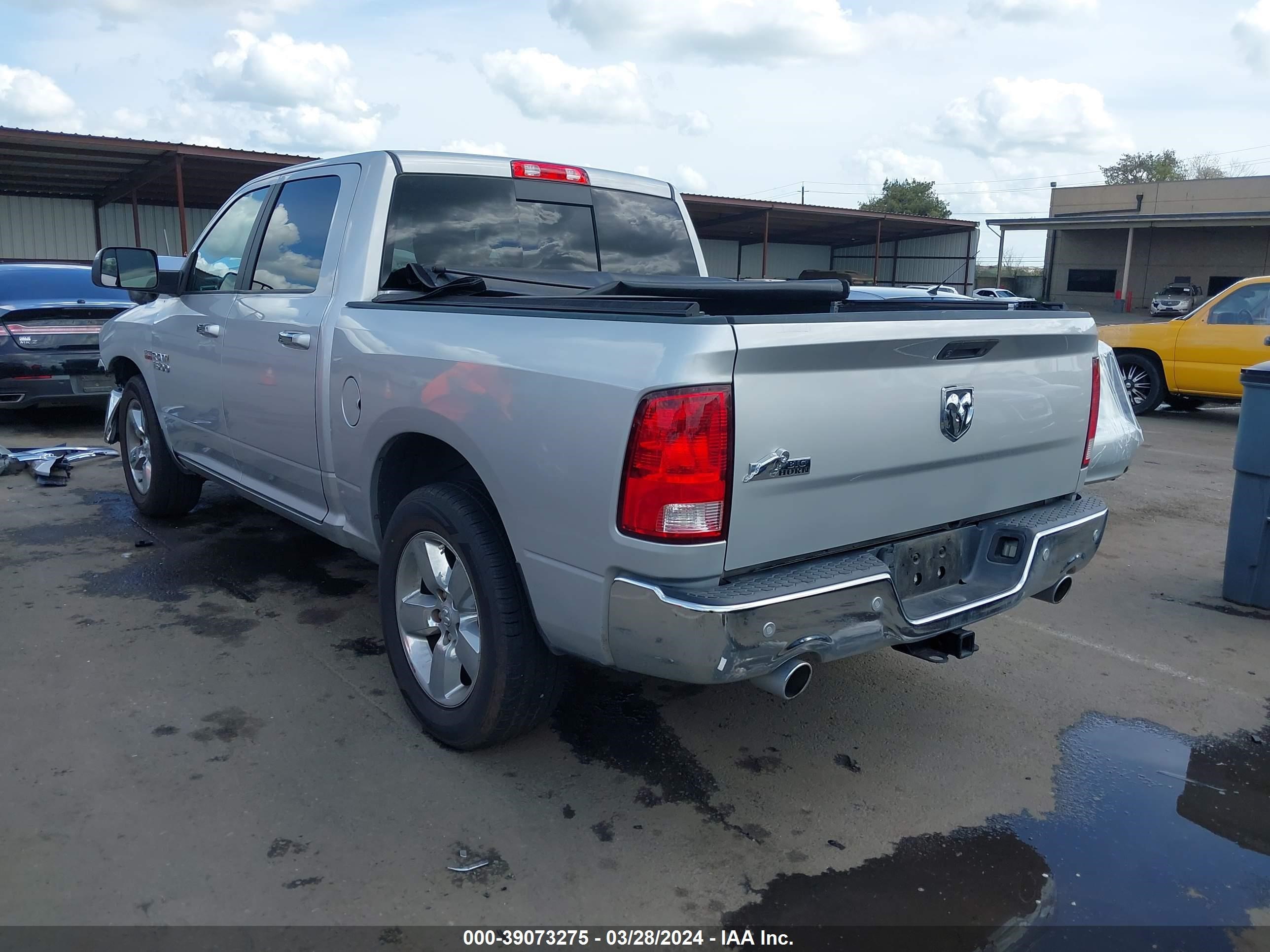 Photo 2 VIN: 3C6RR6LT2HG548716 - RAM 1500 