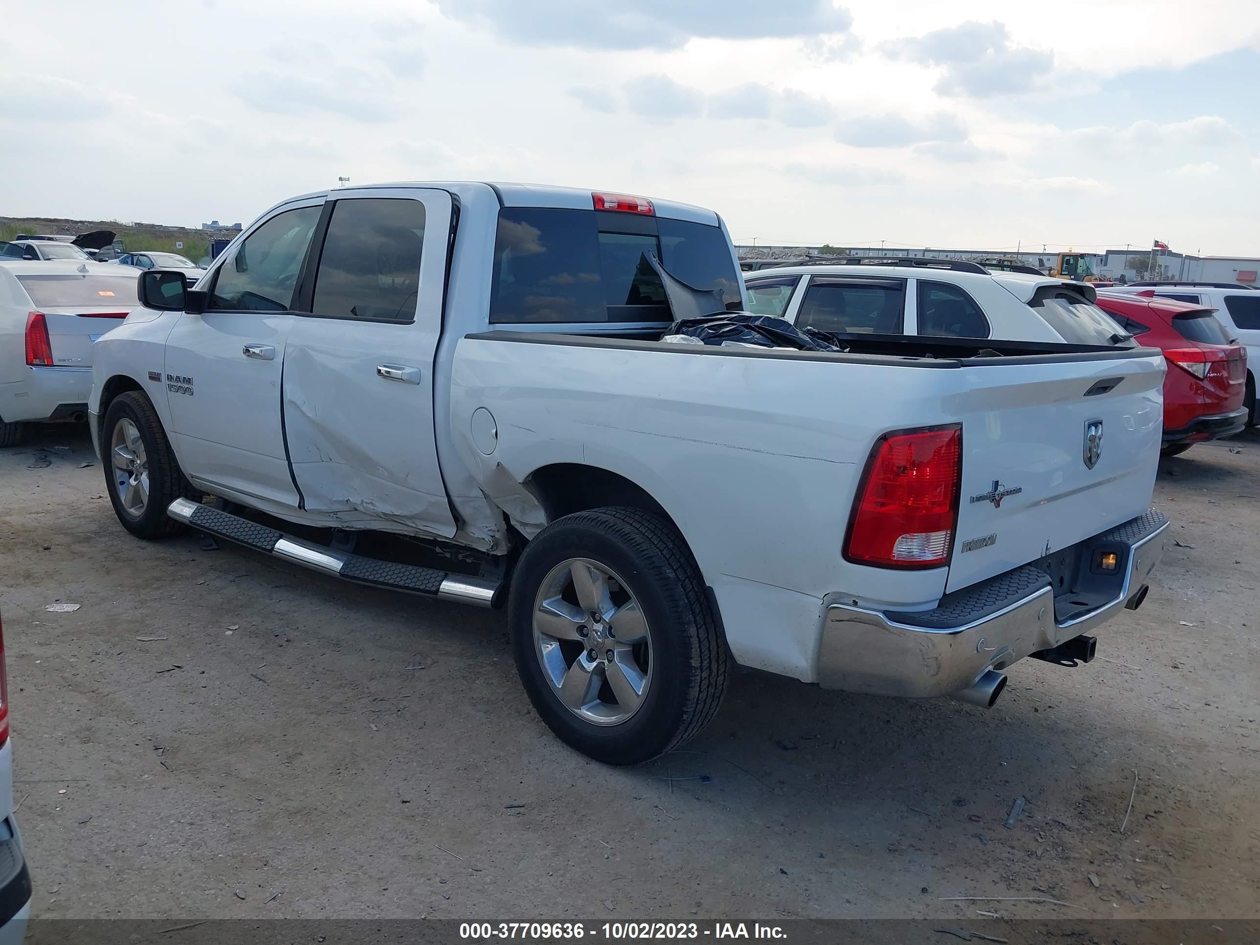 Photo 2 VIN: 3C6RR6LT9GG306035 - RAM 1500 