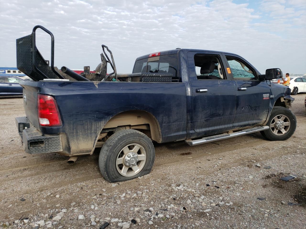 Photo 2 VIN: 3C6TD5DT3CG179984 - DODGE RAM 