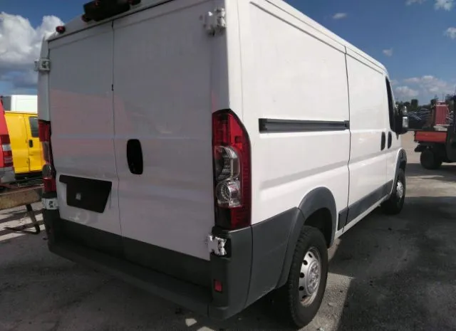 Photo 3 VIN: 3C6TRVAG9JE117250 - RAM PROMASTER CARGO VAN 