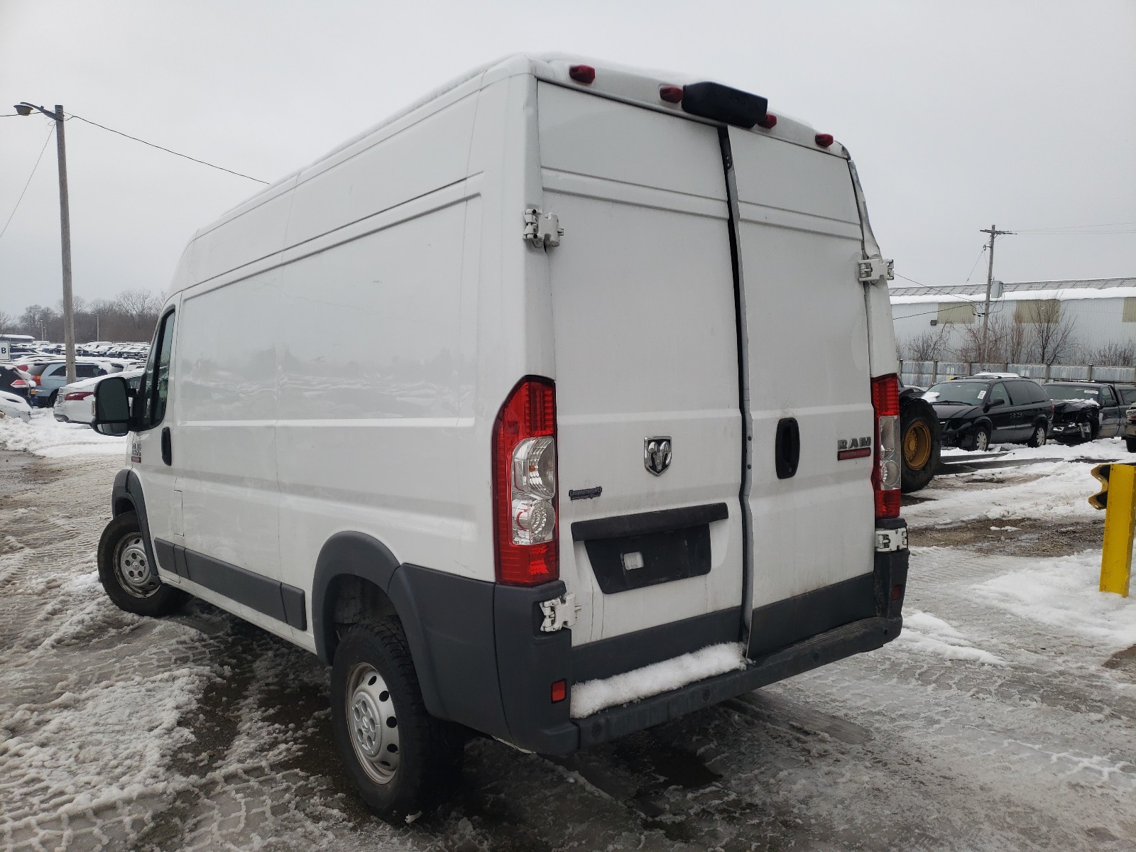 Photo 2 VIN: 3C6TRVBG7JE100512 - RAM PROMASTER 