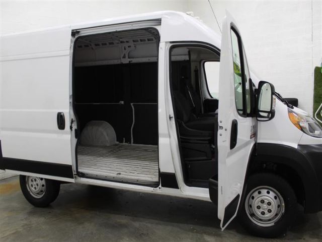 Photo 3 VIN: 3C6TRVBGXKE553783 - RAM PROMASTER CARGO VAN 