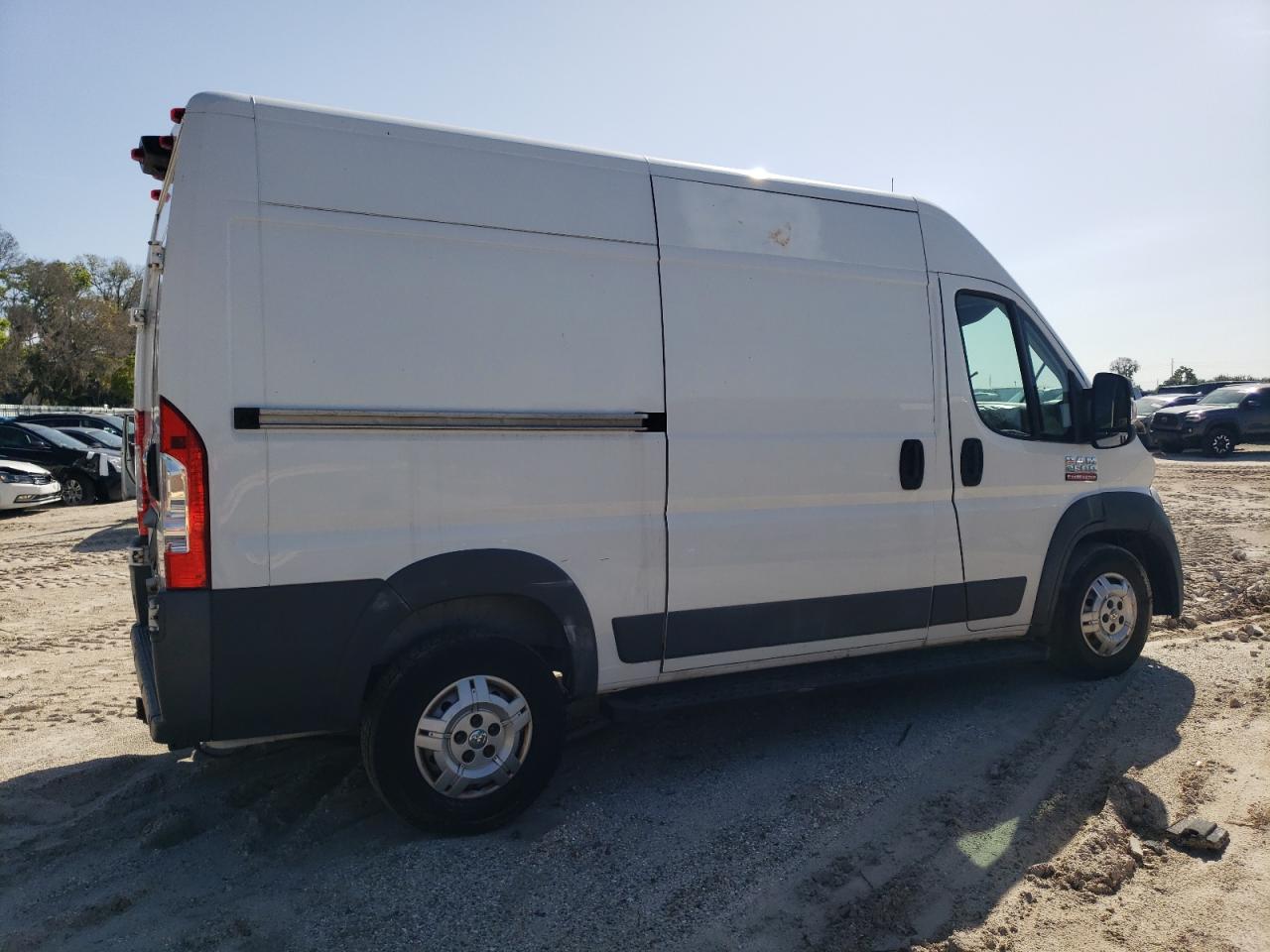 Photo 2 VIN: 3C6TRVCDXEE130226 - RAM PROMASTER CITY 