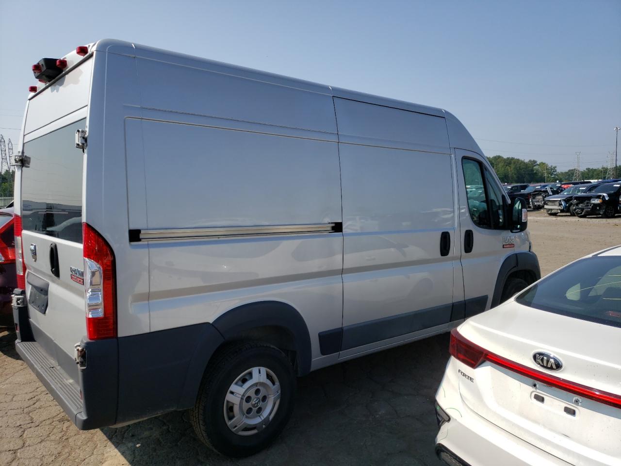 Photo 2 VIN: 3C6TRVCG3GE125592 - RAM PROMASTER CITY 