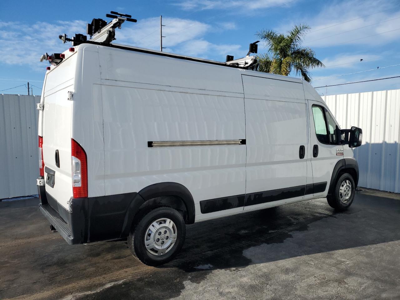 Photo 2 VIN: 3C6TRVDG3LE124340 - RAM PROMASTER CITY 