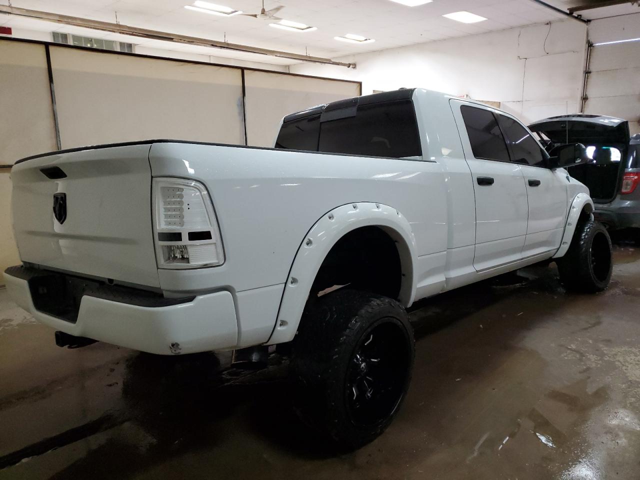 Photo 2 VIN: 3C6UD5ML2CG100681 - DODGE RAM 