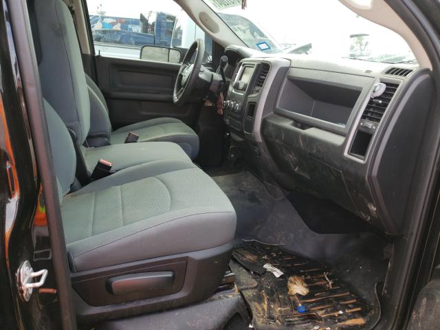 Photo 4 VIN: 3C6UR5CL2JG418428 - DODGE RAM 