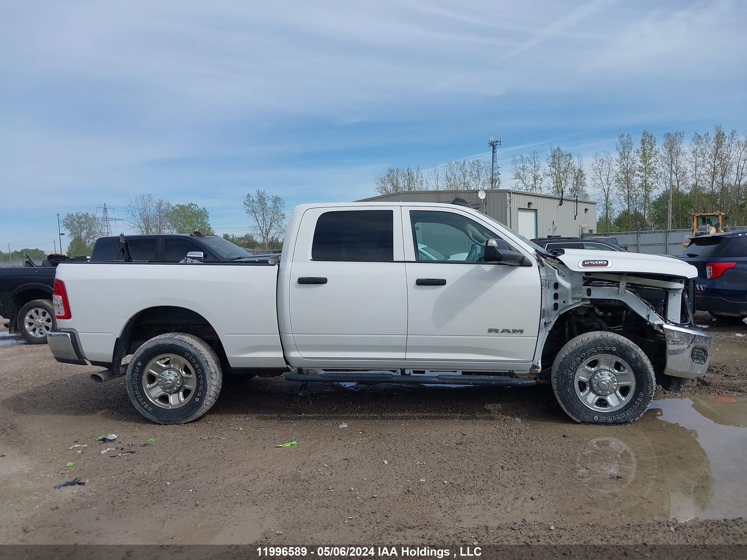 Photo 13 VIN: 3C6UR5CLXKG690789 - DODGE RAM 