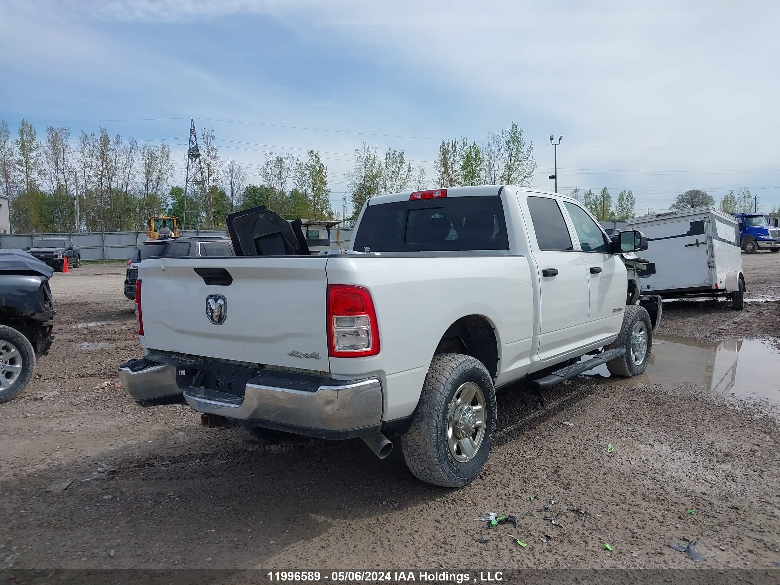 Photo 3 VIN: 3C6UR5CLXKG690789 - DODGE RAM 