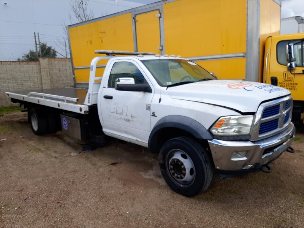 Photo 3 VIN: 3C7WDMDL0CG212524 - DODGE RAM 