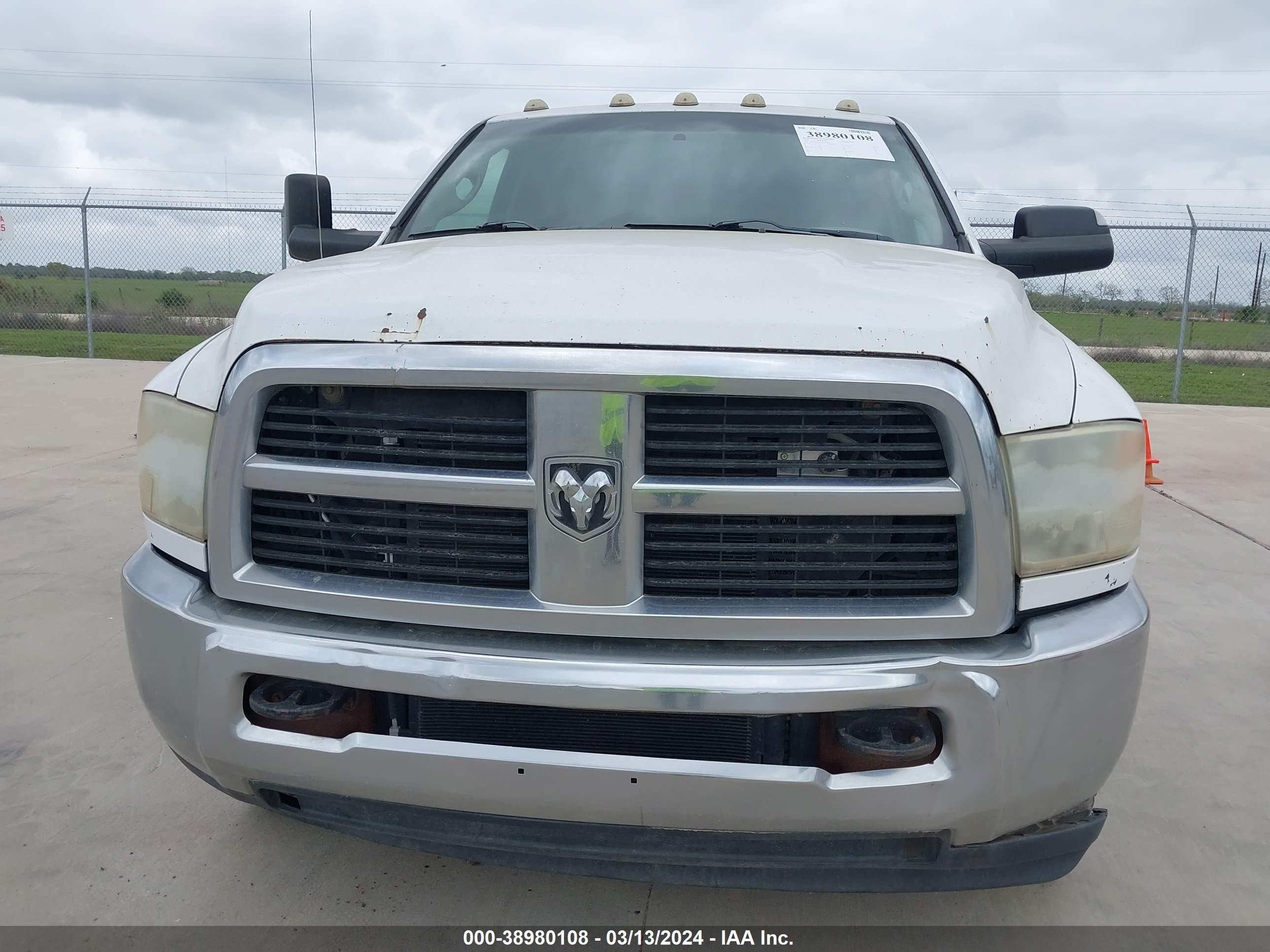 Photo 10 VIN: 3C7WDTAL3CG213844 - DODGE RAM 