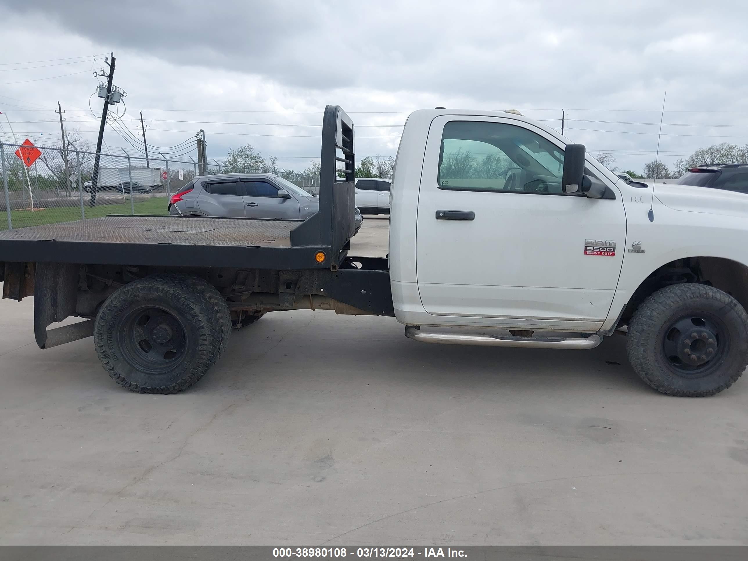 Photo 11 VIN: 3C7WDTAL3CG213844 - DODGE RAM 